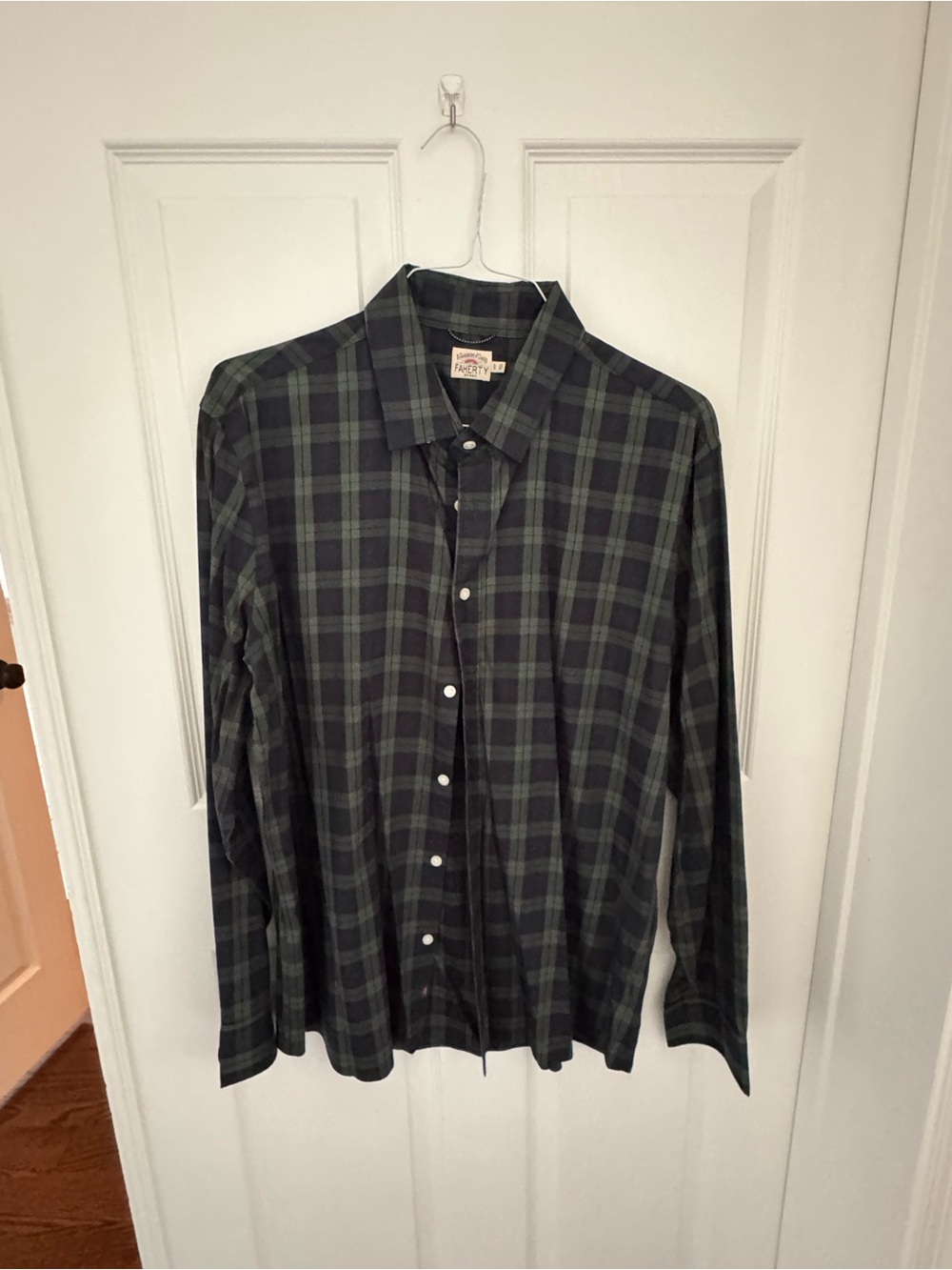 Faherty Dark Green and Black Plaid Button-Down Shirt
